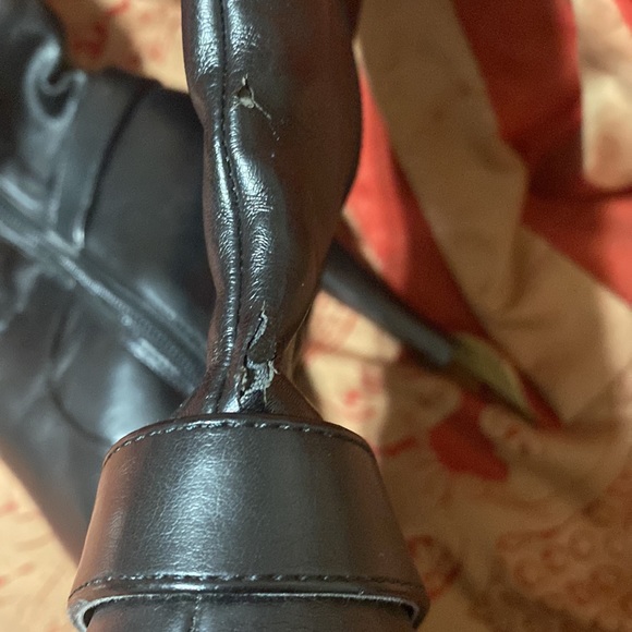 Concert ladies black heel zippered boots with side buckle design; size 8 1/2M - Picture 5 of 7